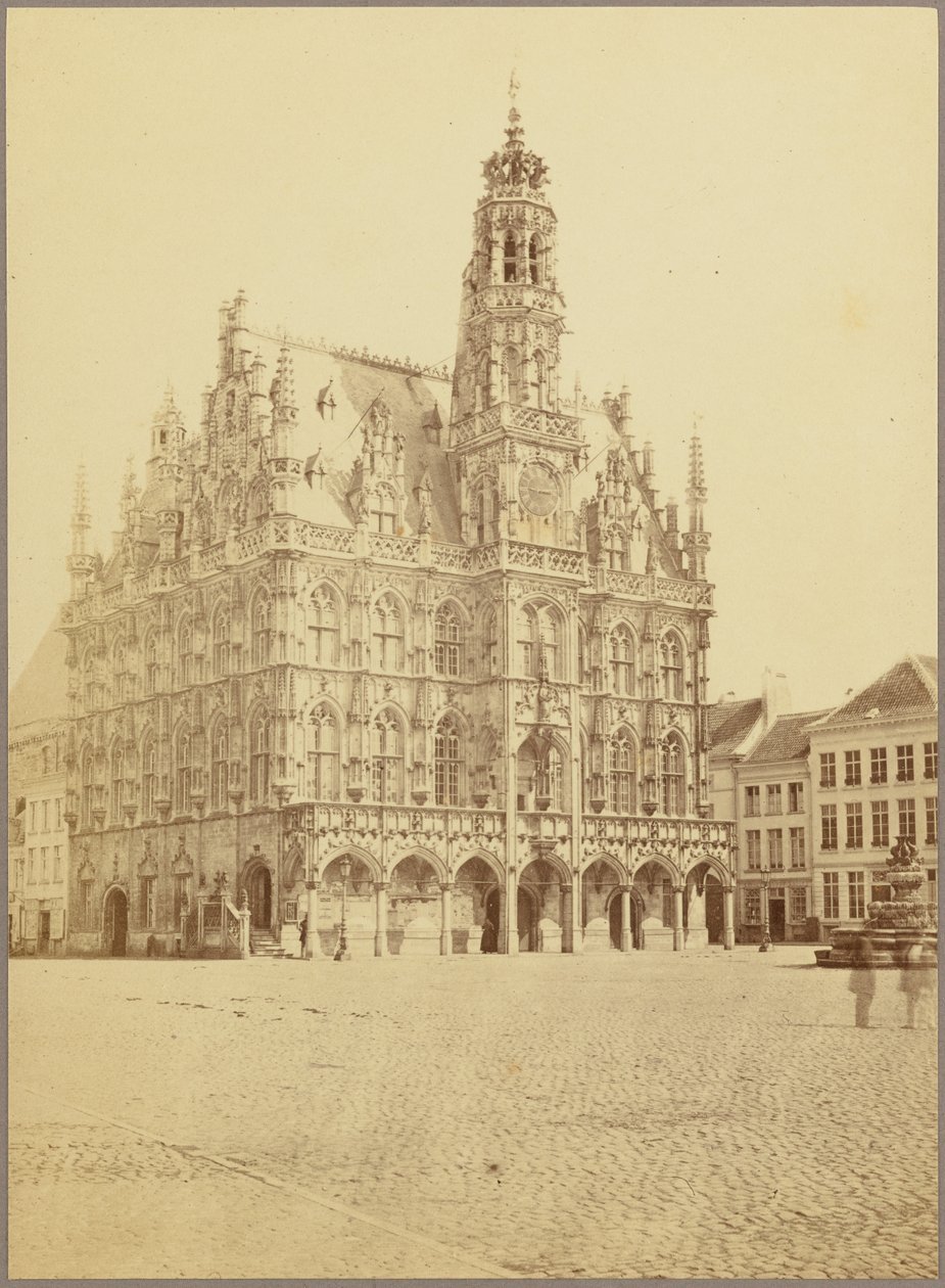 Hotel de ville, Oudenarde af Cundall and Fleming