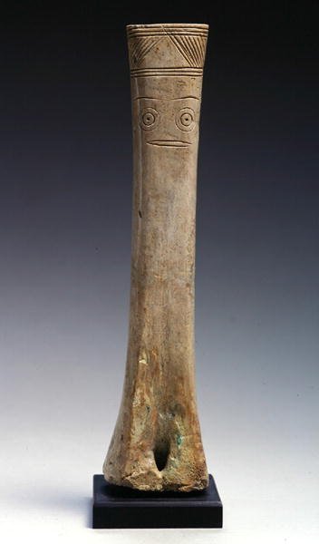 Udskåret figur, tidlig bronzealder, 2700-1900 f.Kr. (knogle) af Cypriot Cypriot