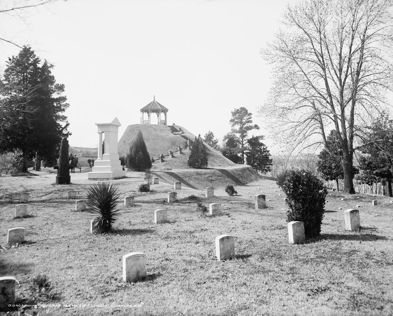 Indianerhøj, National Military Cemetery, Vicksburg, Mississippi, ca. 1906 af Detroit Publishing Co.