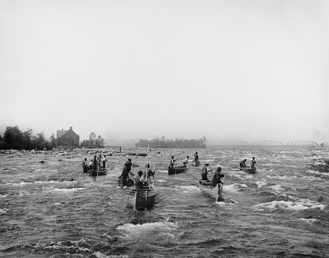 Indianere, der fisker i strømfaldene, Sault Ste. Marie, Michigan, ca. 1900 af Detroit Publishing Co.