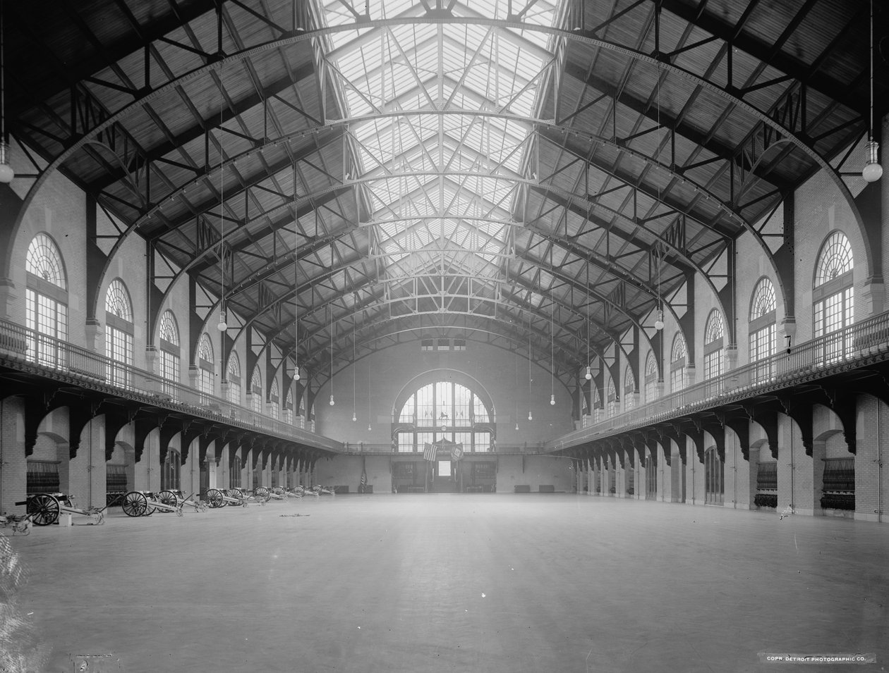 Interior of Armory, U.S. Naval Academy, Annapolis, Maryland, ca. 1900-06 af Detroit Publishing Co.