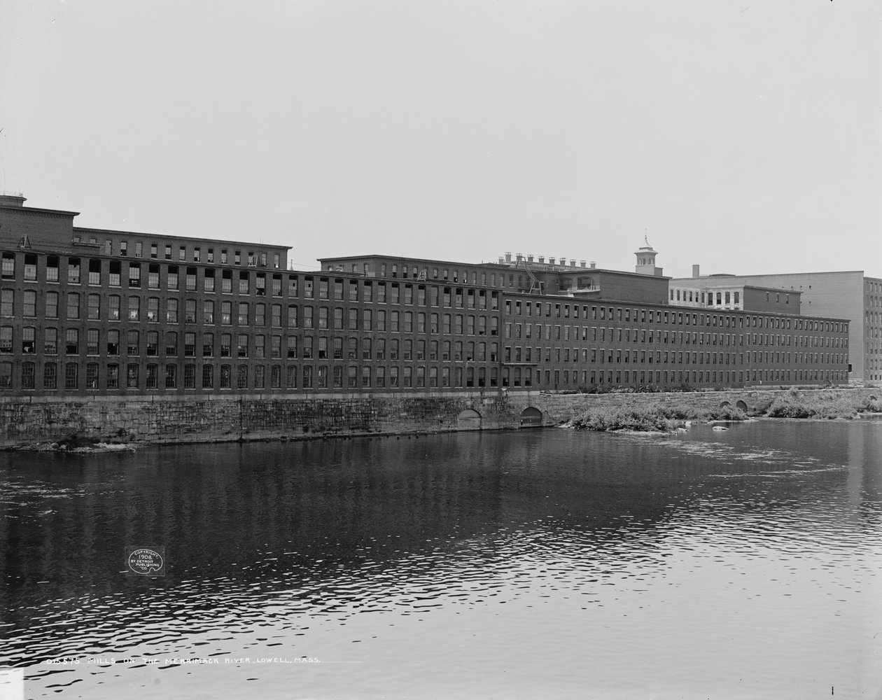 Møller ved Merrimack River, Lowell, Massachusetts, ca. 1908 af Detroit Publishing Co.