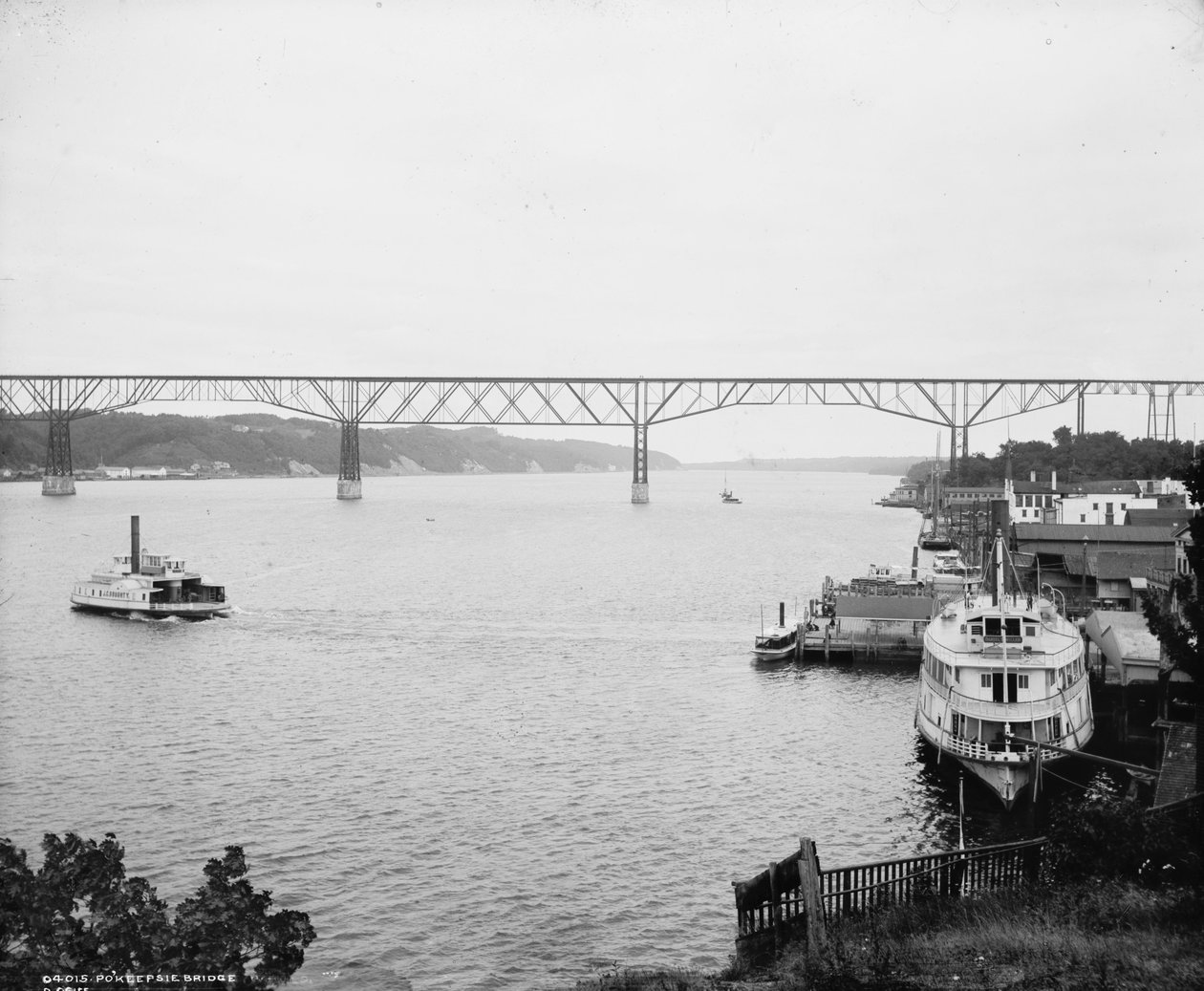 Pokeepsie (Poughkeepsie) Bridge, New York, ca. 1880-97 af Detroit Publishing Co.