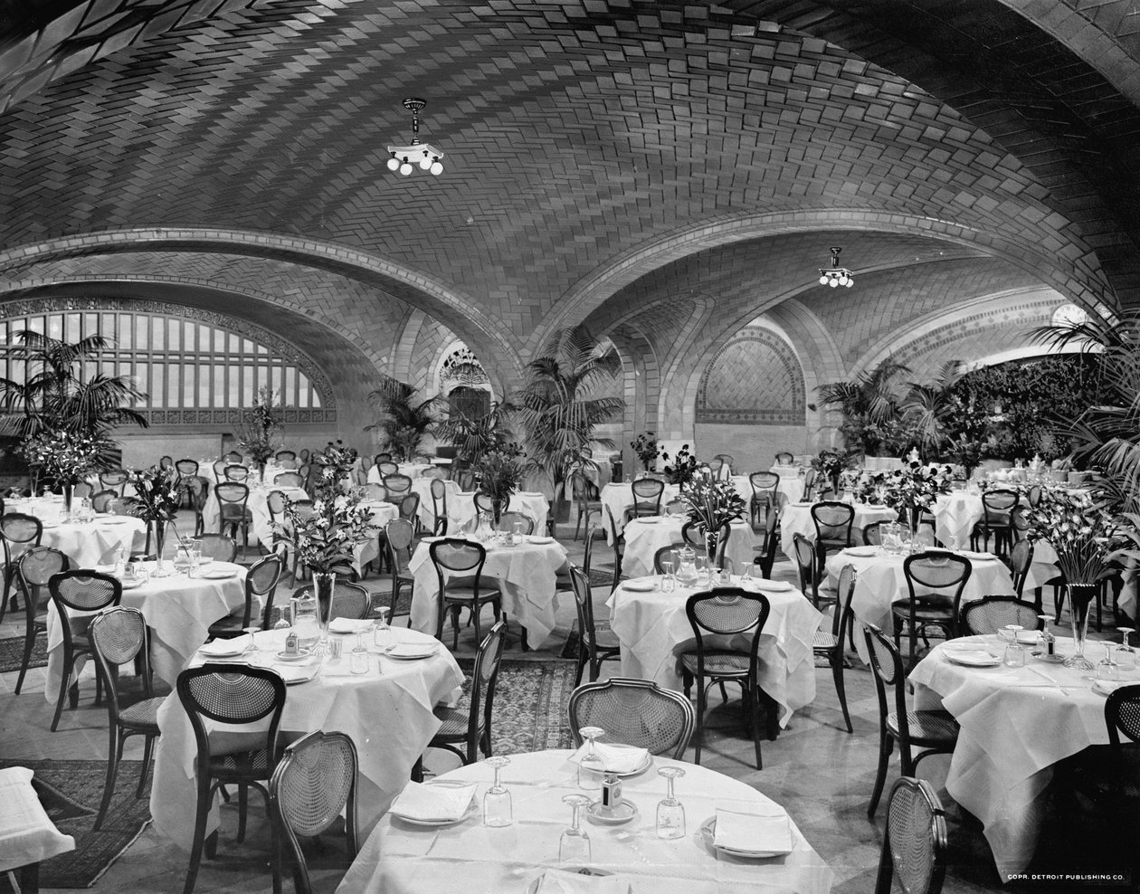 Restaurant, Grand Central Terminal, N.Y. Central Lines, New York, ca. 1910-20 af Detroit Publishing Co.