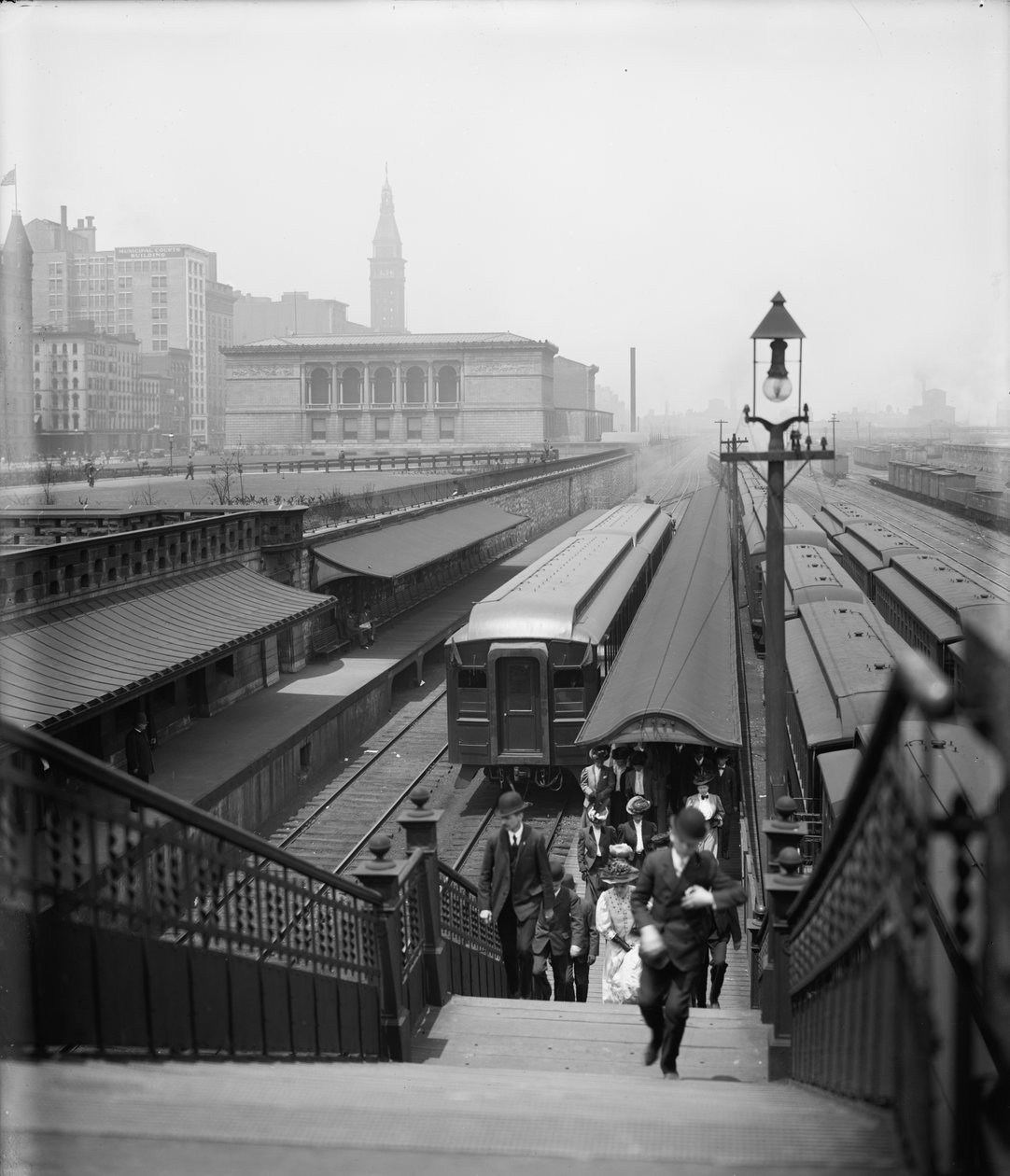 Ankommer til Chicago fra forstæderne, ca. 1907 (s/h-foto) af Detroit Publishing Co.