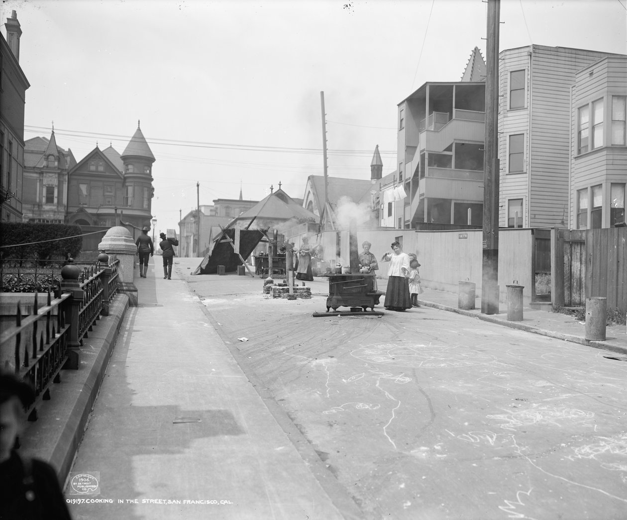 Madlavning i en gade i San Francisco af Detroit Publishing Co.