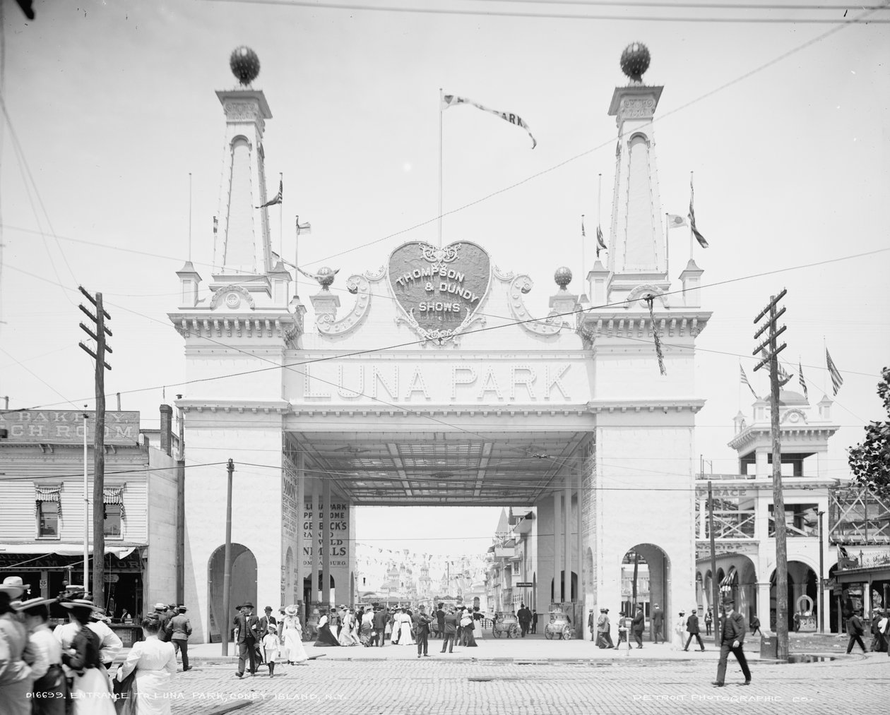 Indgang til Luna Park, Coney Island, New York af Detroit Publishing Co.