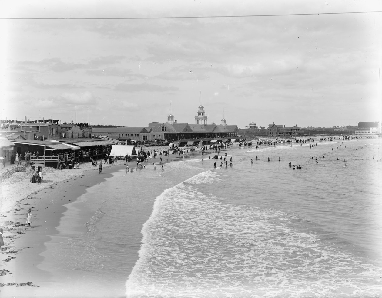 Narragansett Beach and Pier, Rhode Island, ca. 1899 (s/h-foto) af Detroit Publishing Co.