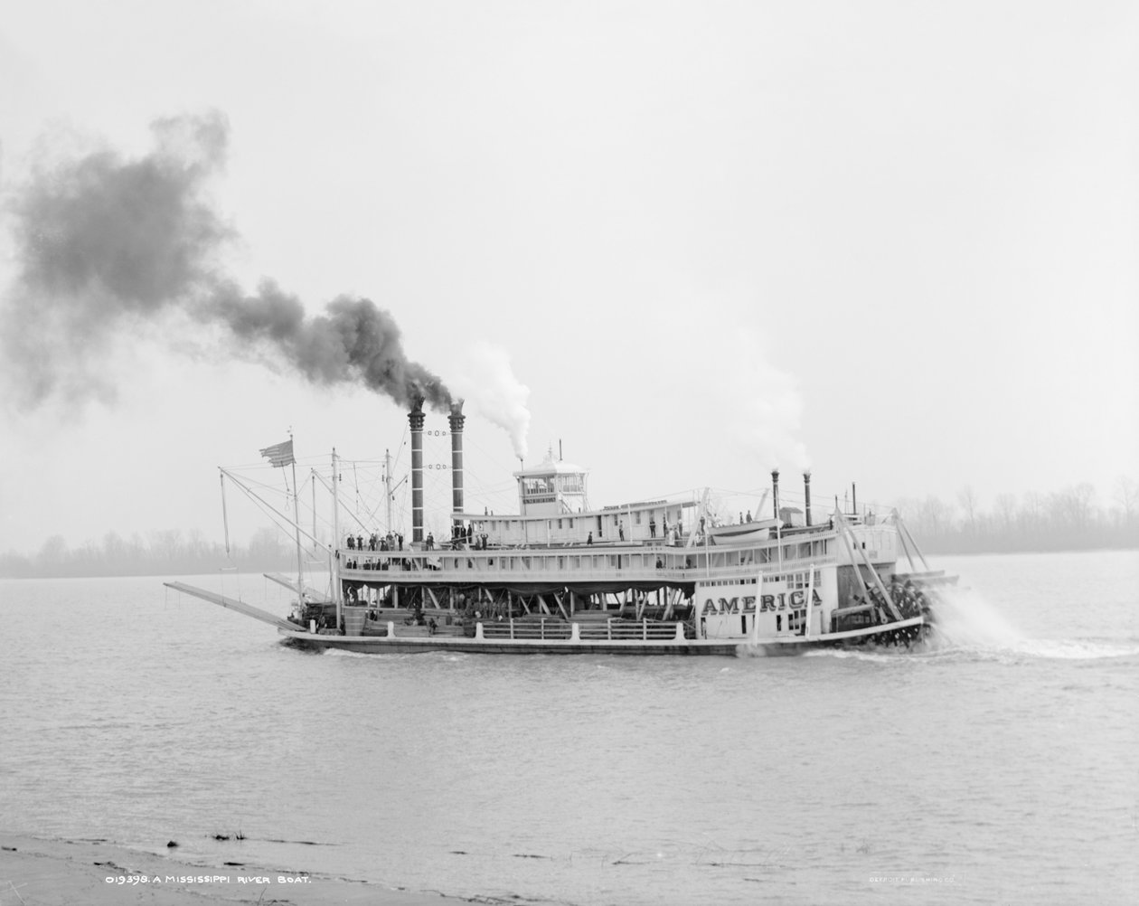 River Boat, Mississippi River, USA, ca. 1906 (s/h-billede) af Detroit Publishing Co.