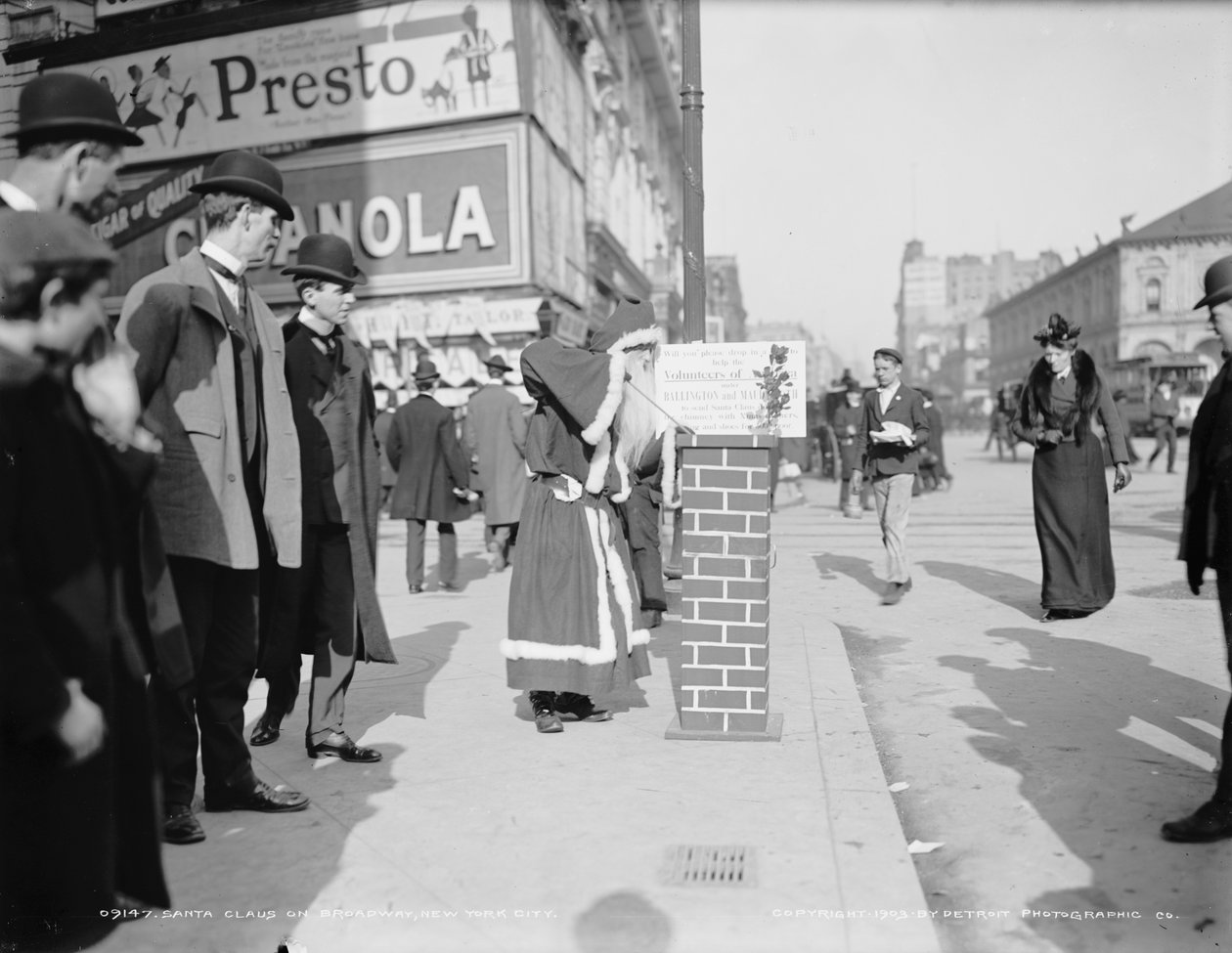 Julemanden indsamler donationer til Volunteers of America på Broadway i New York City, ca. 1903 (s/h-billede) af Detroit Publishing Co.
