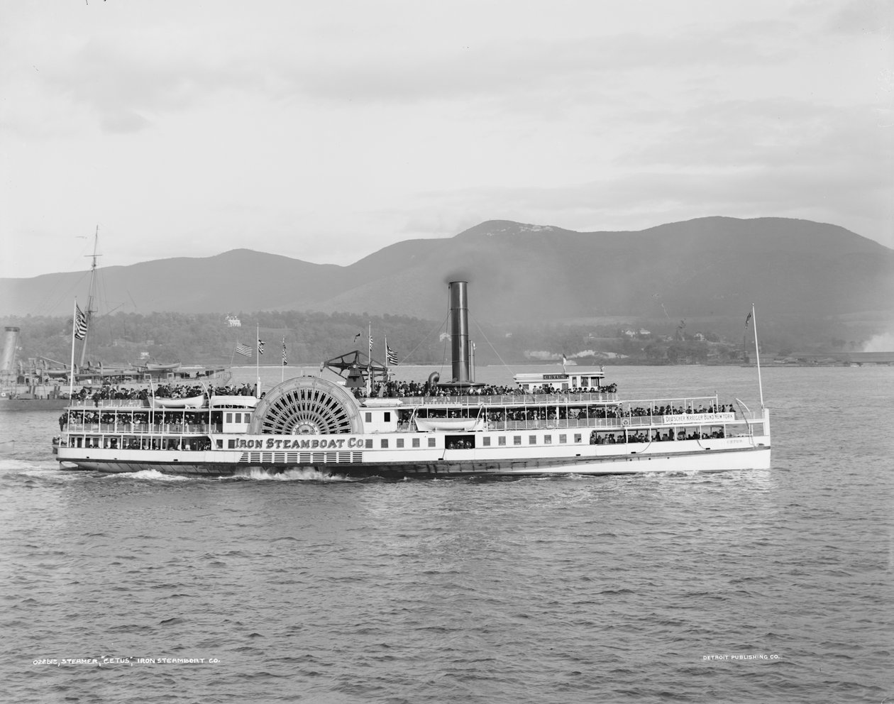 Steamer Cetus, Iron Steamboat Co. 1909 af Detroit Publishing Co.