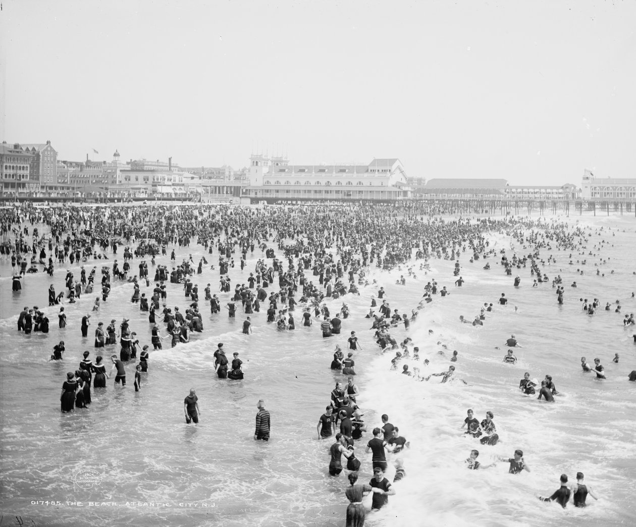The Beach, Atlantic City, ca. 1904 (s/h-billede) af Detroit Publishing Co.