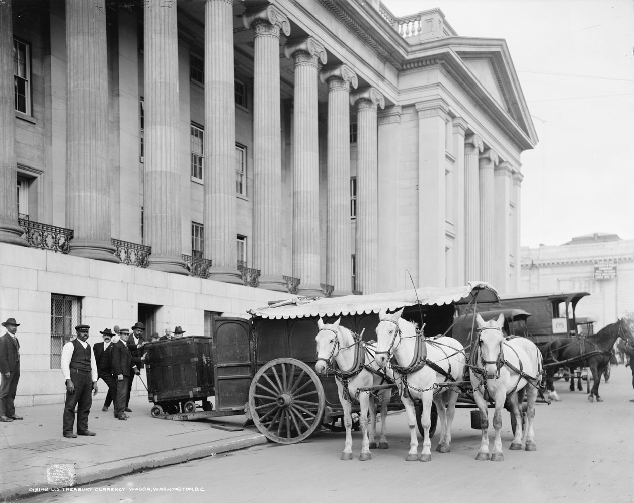 U.S. Treasury Currency Wagon, Washington, D.C., ca. 1906 (s/h-foto) af Detroit Publishing Co.
