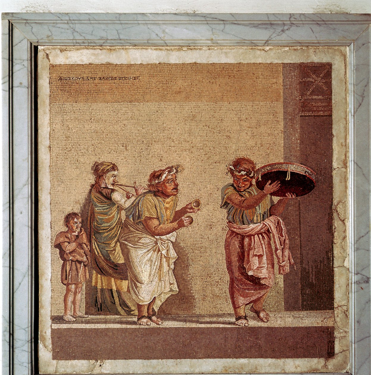 Romersk mosaik af musikere og maskerede skuespillere i et teaterstykke, Pompeji, Italien af Dioscurides