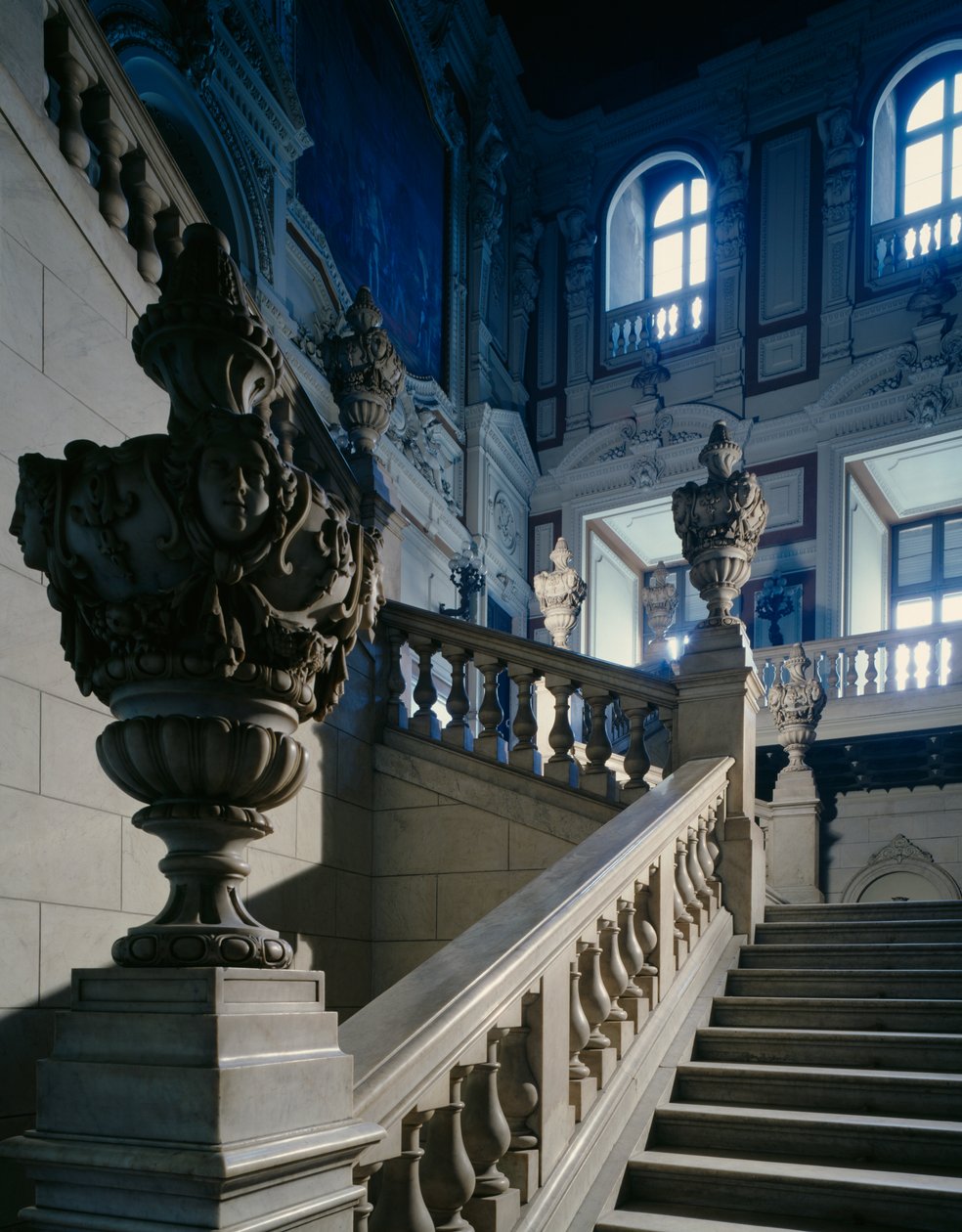 Glimt af Grand Staircase of Honor af Domenico Ferri (1864-1865), Royal Palace (Palazzo Reale), Torino (UNESCOs verdensarvsliste af Domenico Ferri
