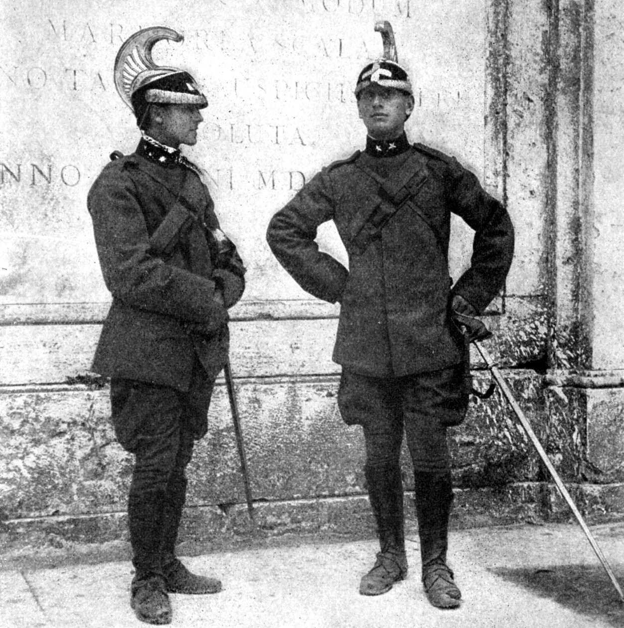 To italienske dragoner, 1922. af Donald McLeish