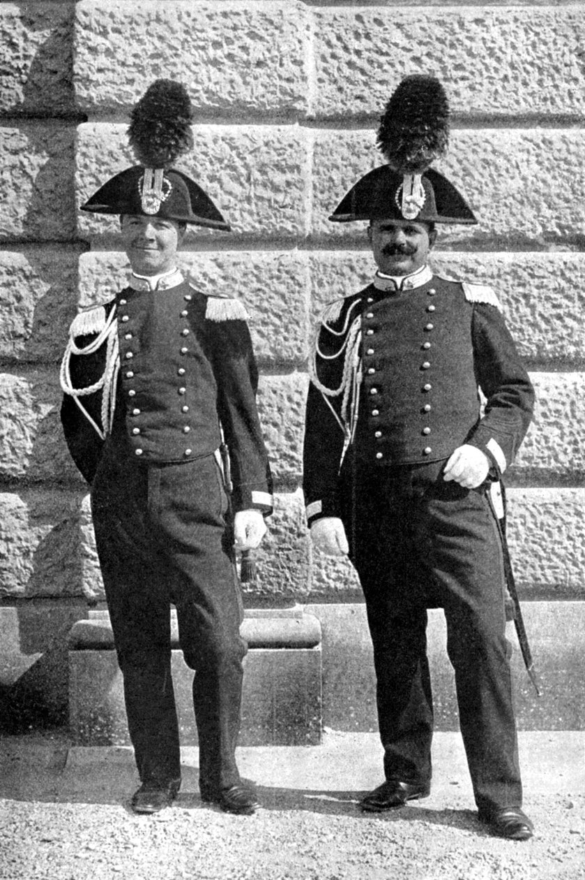 To italienske politifolk, 1922. af Donald McLeish