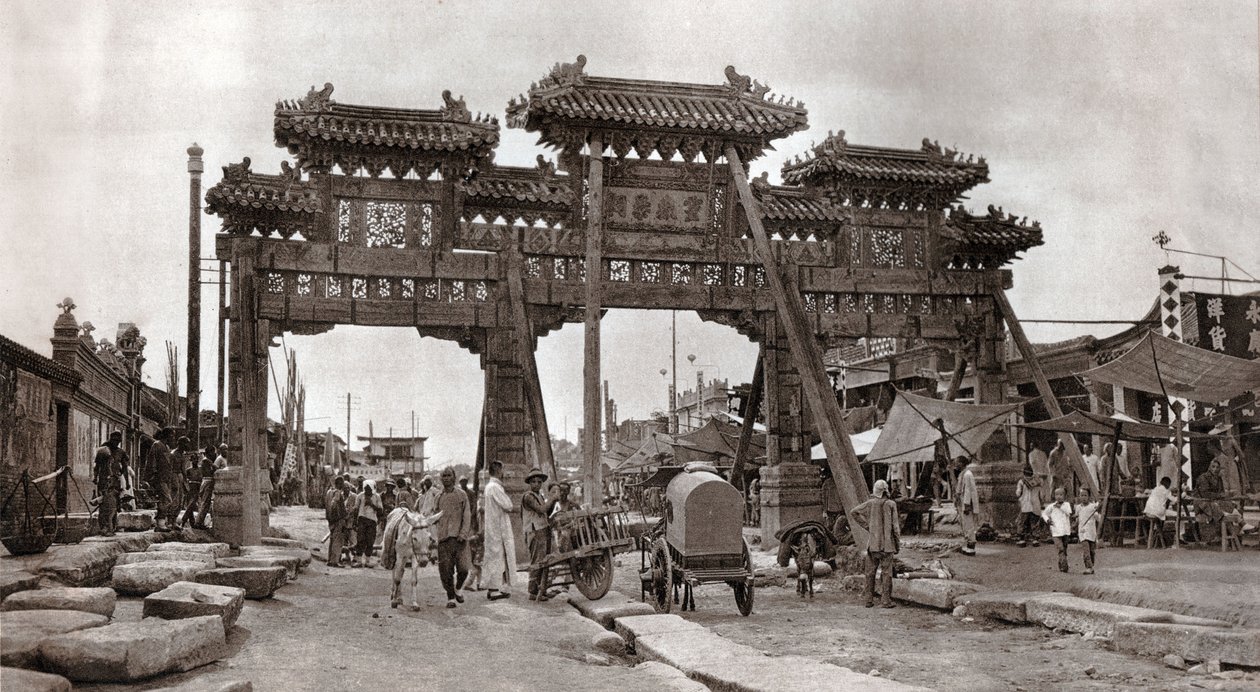 En gade i den gamle bydel, Beijing af Donald Mennie