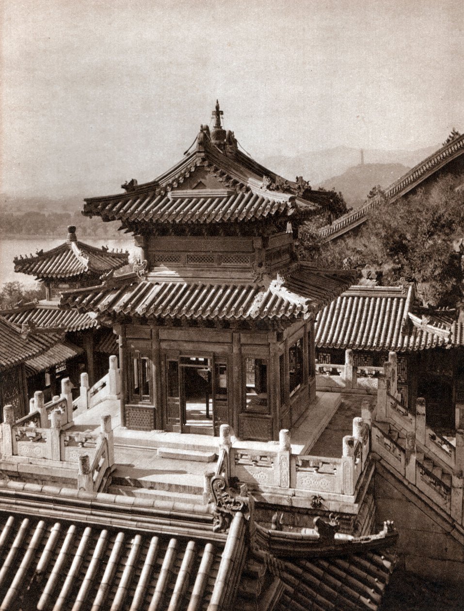 Bronzepavillon, Sumer-paladset, Beijing af Donald Mennie