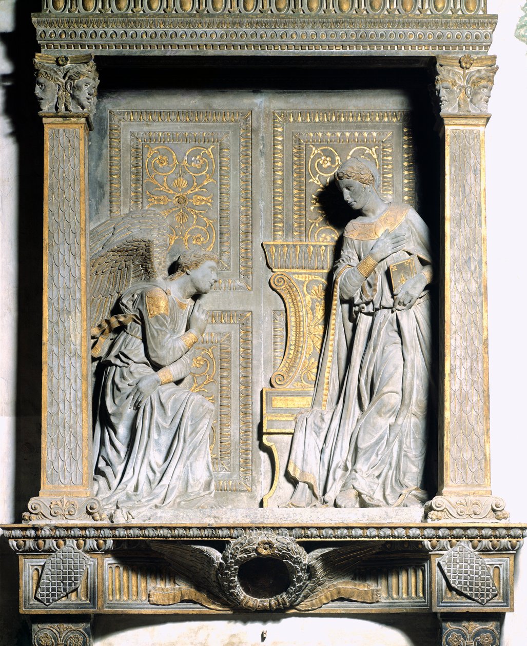 Bebudelse, af Donatello (ca 1386-1466), Basilica di Santa Croce (Basilica of Holy Cross) i Firenze, Toscana af Donatello