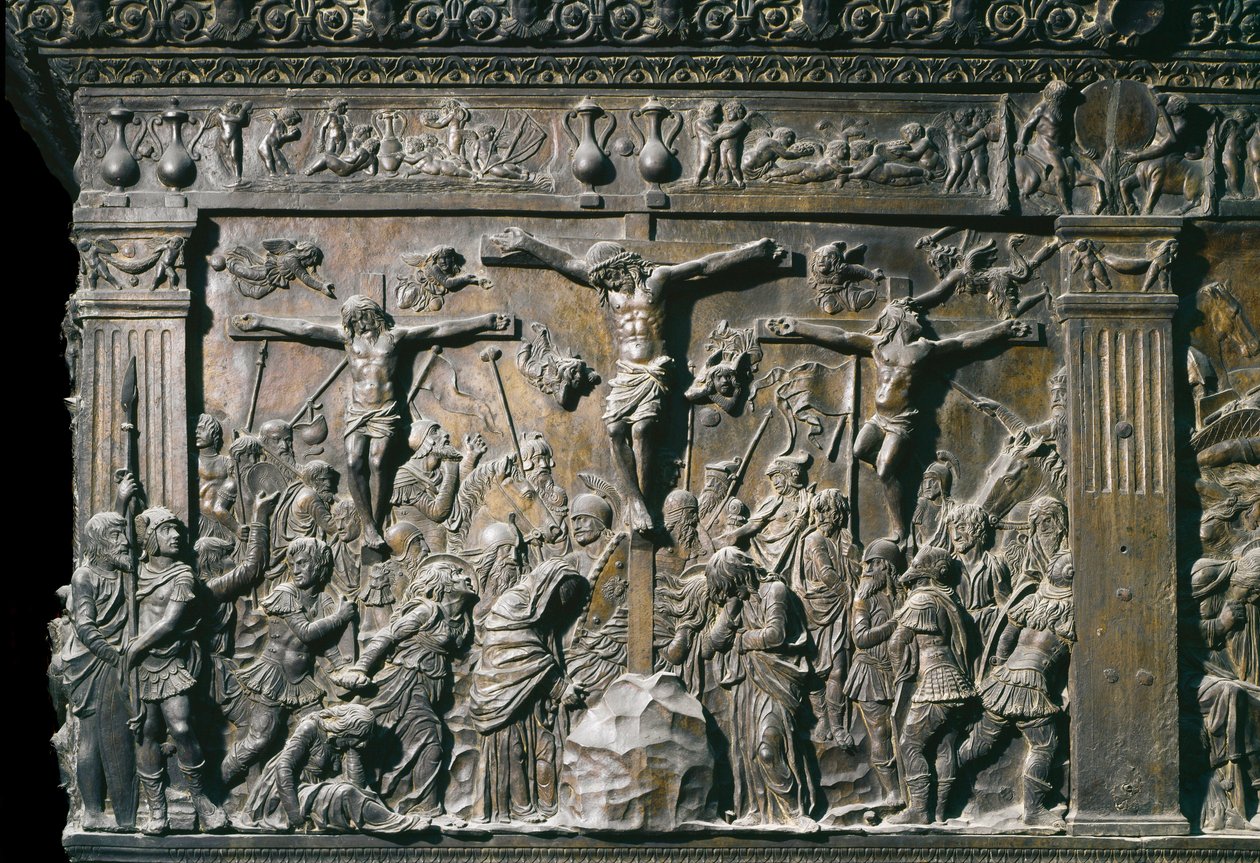 Repræsentation af den gode tyv (Dismas) og den onde tyv (Gesmas), korsfæstet med Jesus Kristus. Lavrelief af venstre prædikestol, ca. 1460 af Donatello