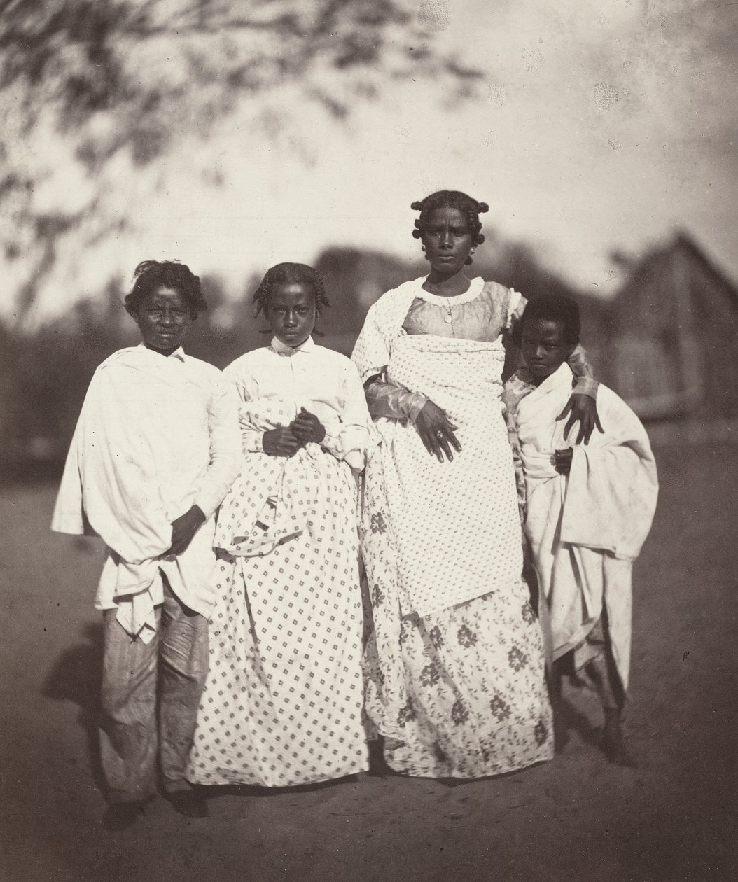 Madagaskanske kvinde og hendes børn Madagaskanske kvinde og hendes børn Tavle 3, 1863. af Désiré Charnay