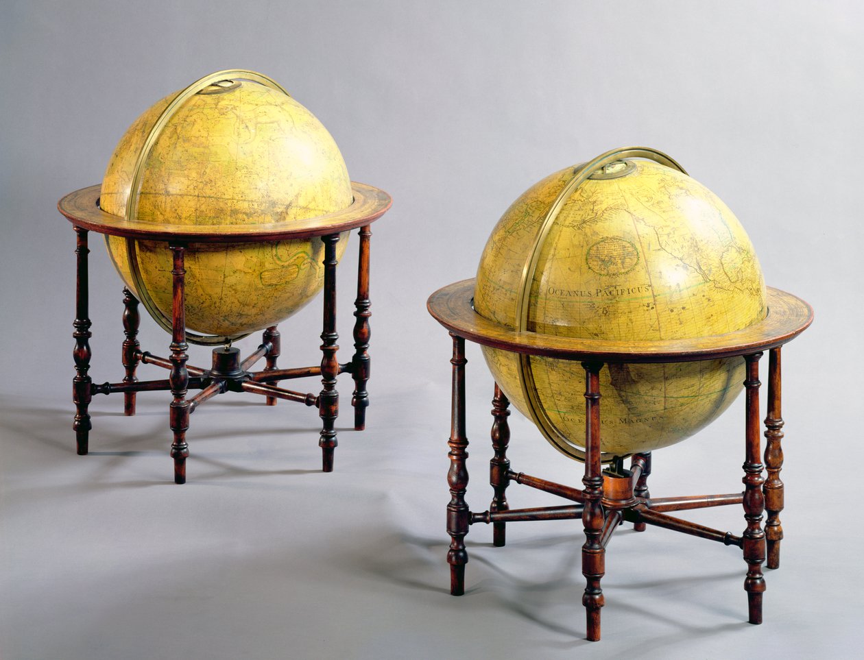 Par af George III Library Globes, 1798 af Dudley Adams