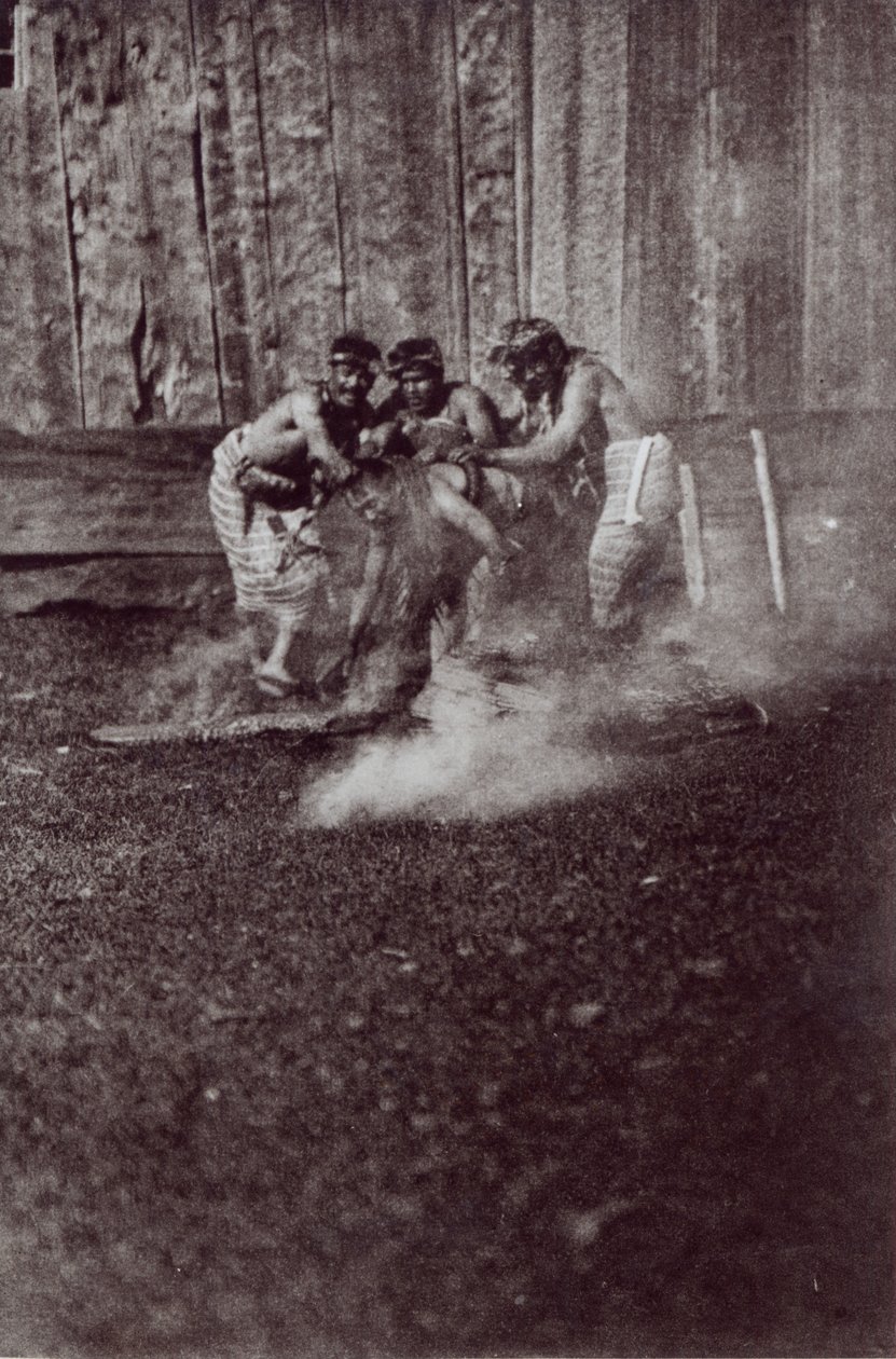 Nunhltstistlahl Qagyval, et ritual af de amerikanske indianere, 1914 (bw foto) af E.J. Curtis