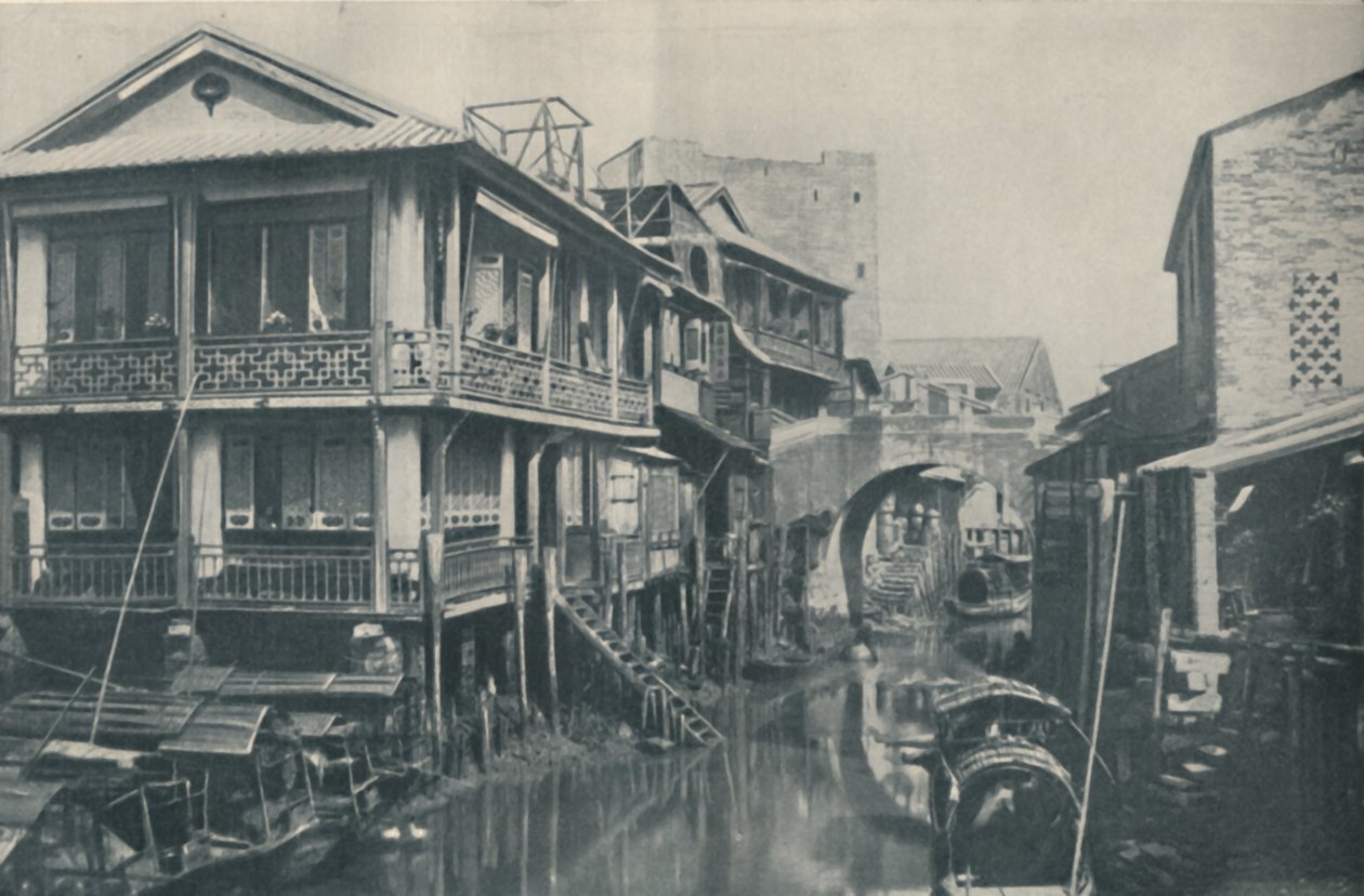 Tilsmudset vand under en bro, der fører til ulækre hjem af fattigdom og smerte, c1935 af ENA