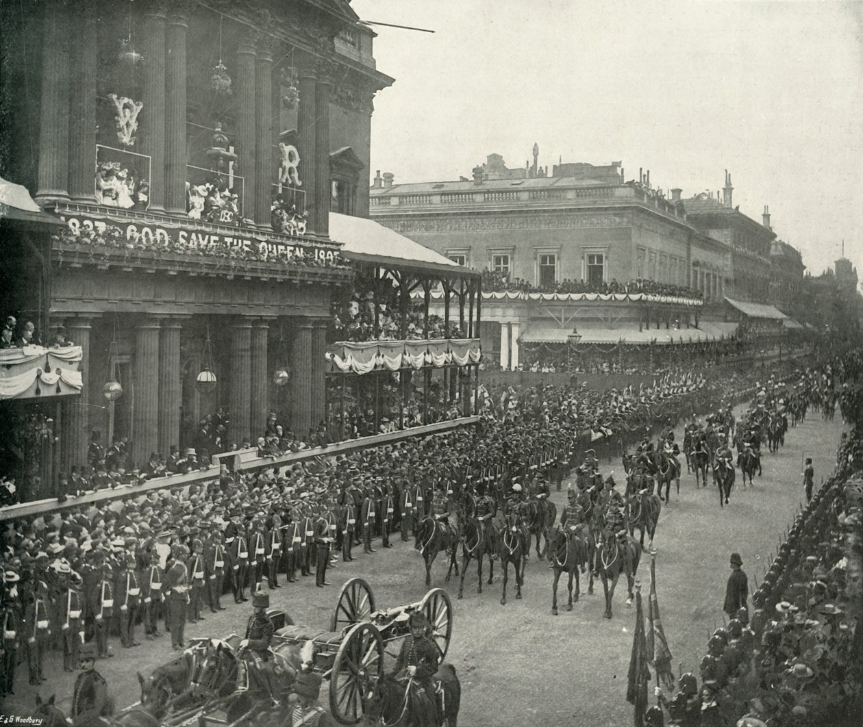 The Royal Procession: Aides-De-Camp Passing the United Service Club, c1897 af E. and S. Woodbury