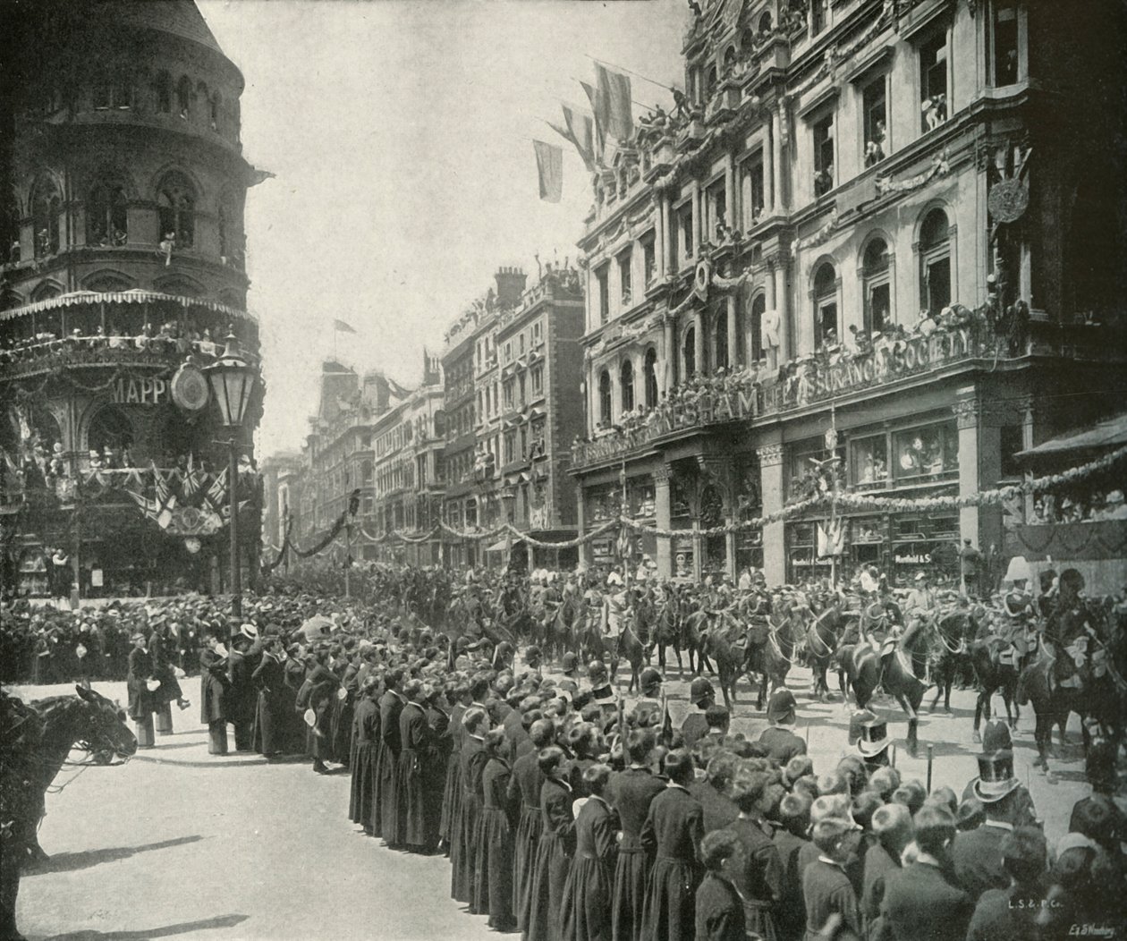 The Royal Procession: Passing the Eastern End of Cheapside, London, 1897 af E. and S. Woodbury