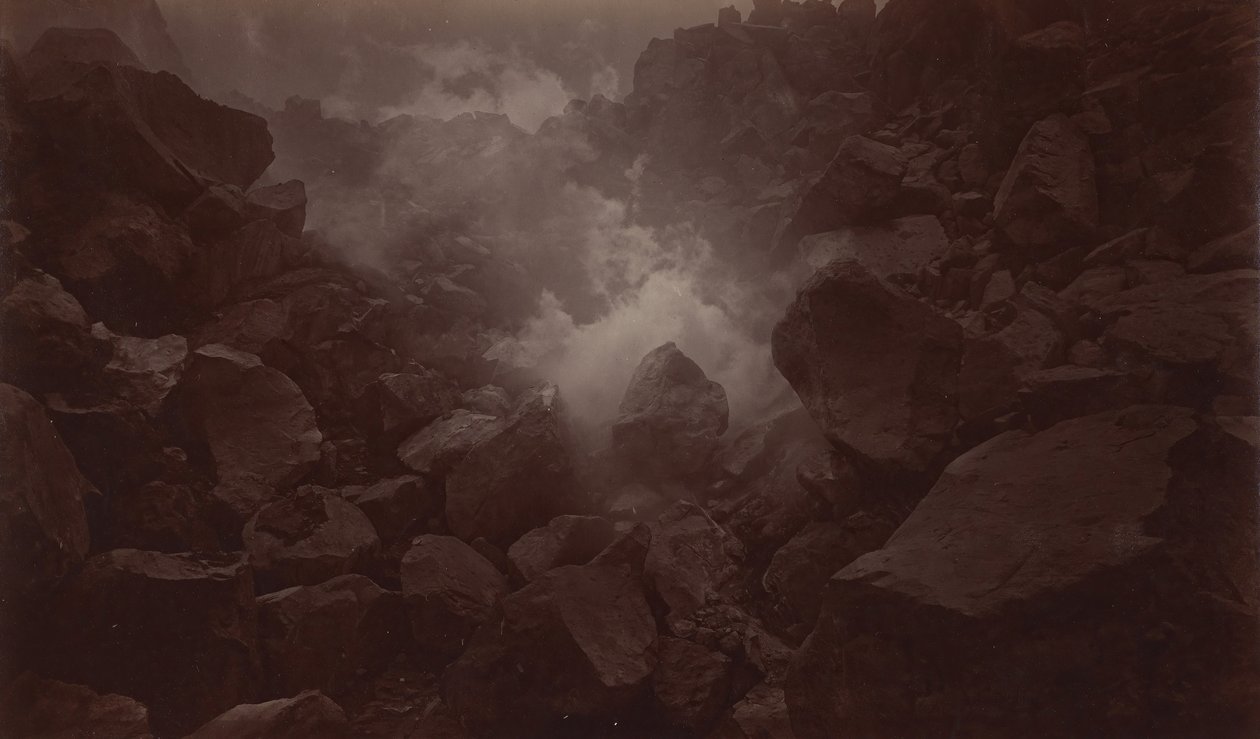 Vulkankrateret, Quetzaltenango-Guatemala, 1875. af Eadweard Muybridge
