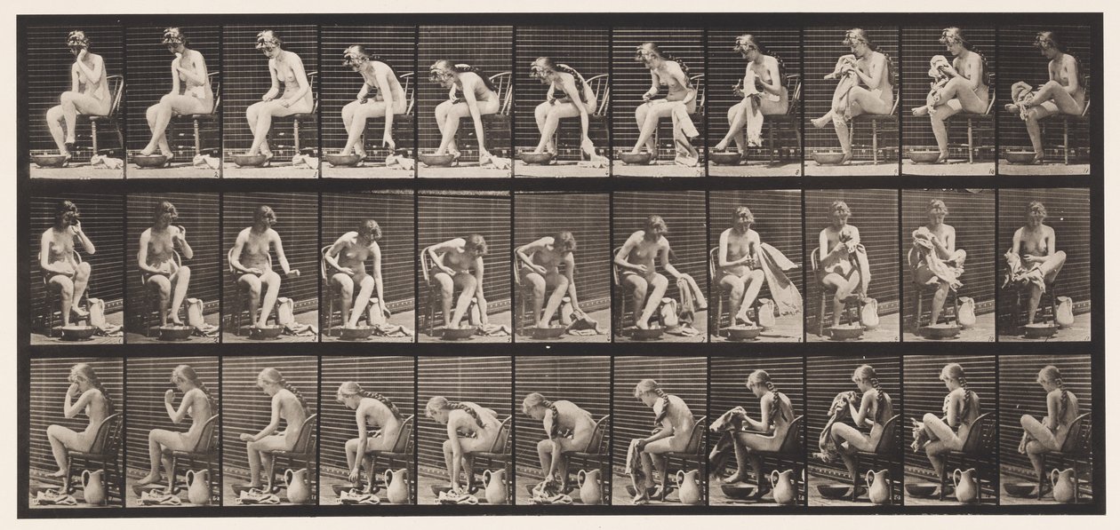 Plade 411. Løft et håndklæde mens du sidder og tørrer fødder, 1872-1885 af Eadweard Muybridge