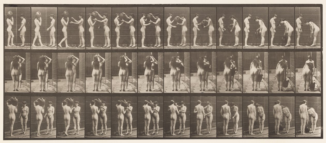 Plade 447. To modeller, 9, der tager vandkrukke fra skulder på 10 af Eadweard Muybridge