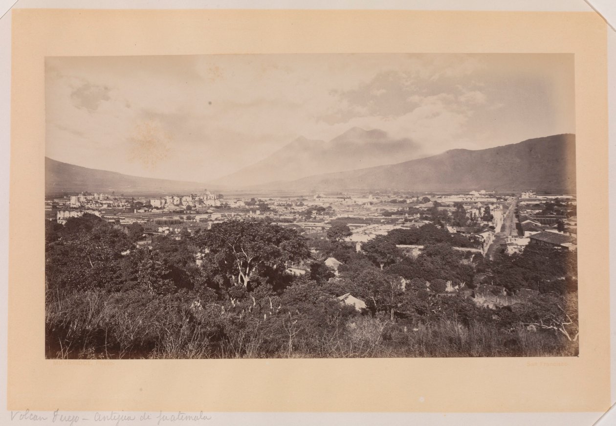 Vulkanen Fuego, Antigua de Guatemala af Eadweard Muybridge