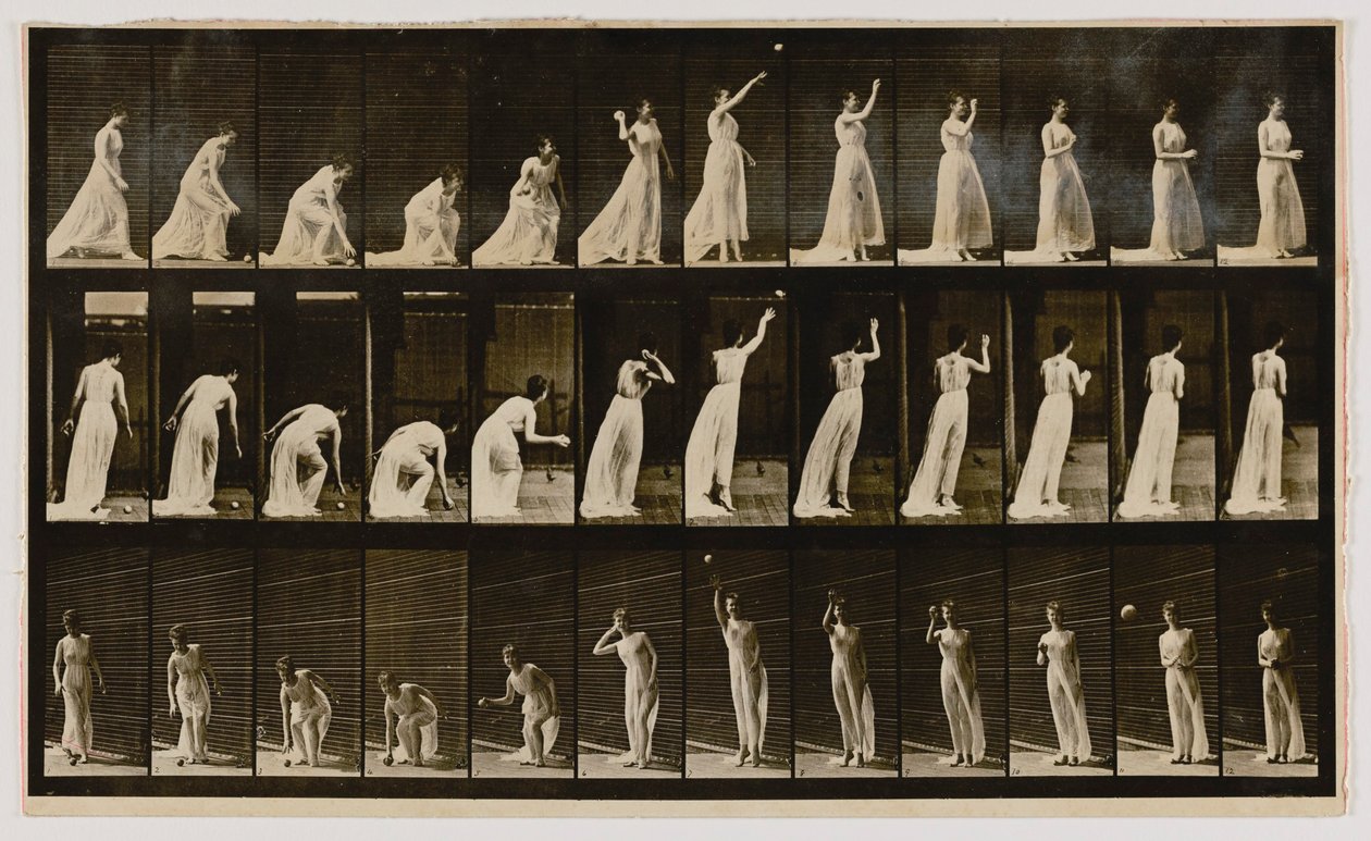 Kvinde samler en bold op og kaster den, fra bogen Animal Locomotion af Eadweard Muybridge
