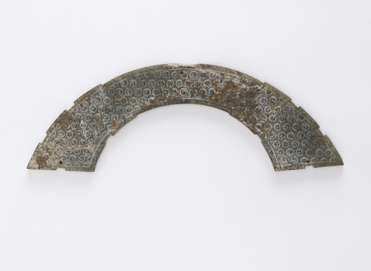 Tynd plaque skåret i cirkelbue, af typen huang, Changsha, Hunan-provinsen, 4.-3. århundrede f.Kr. (jade) af Eastern Zhou Dynasty Chinese School