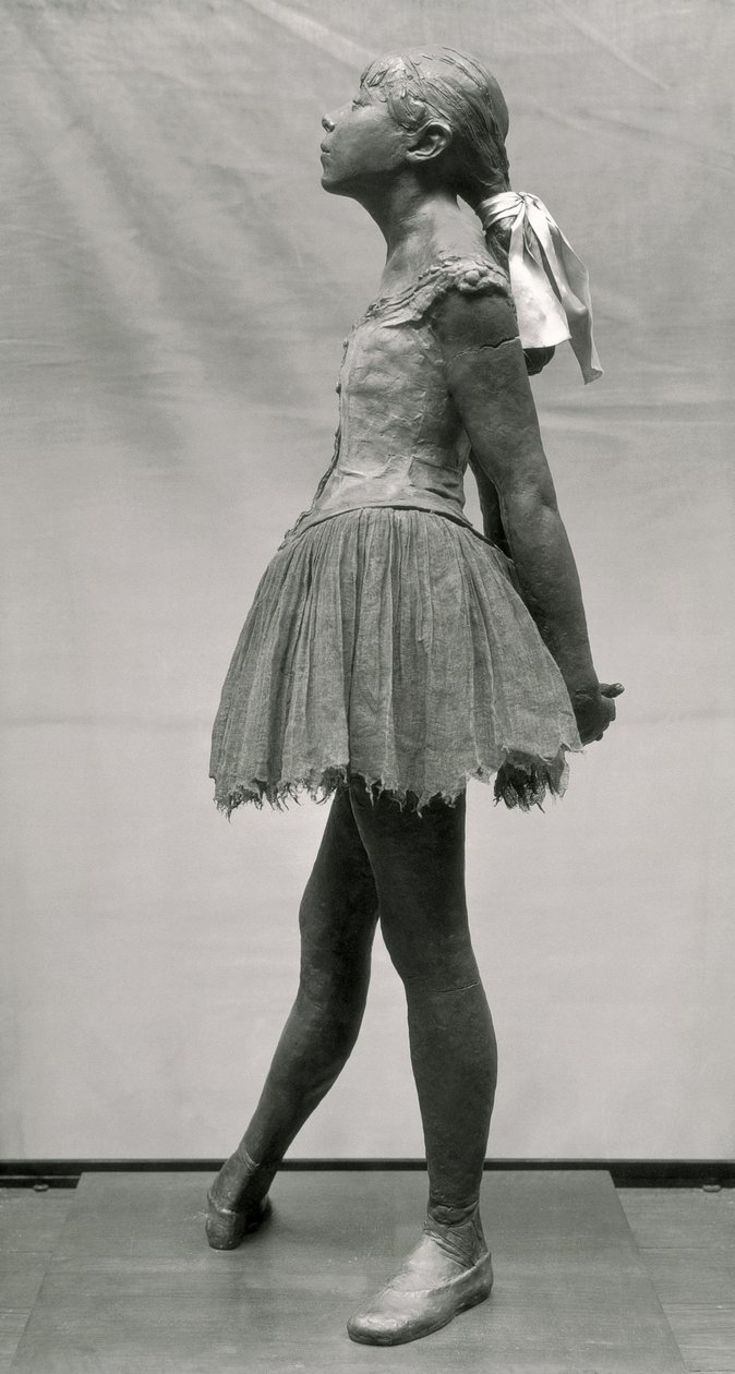 Lille danser, 14 år gammel (polykrom bronze, moselin, satin og træfod) (se også 100777 og 100778) af Edgar Degas