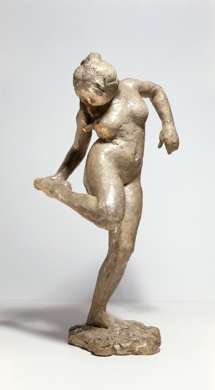 Danser ser på sin fodsål (gips) af Edgar Degas