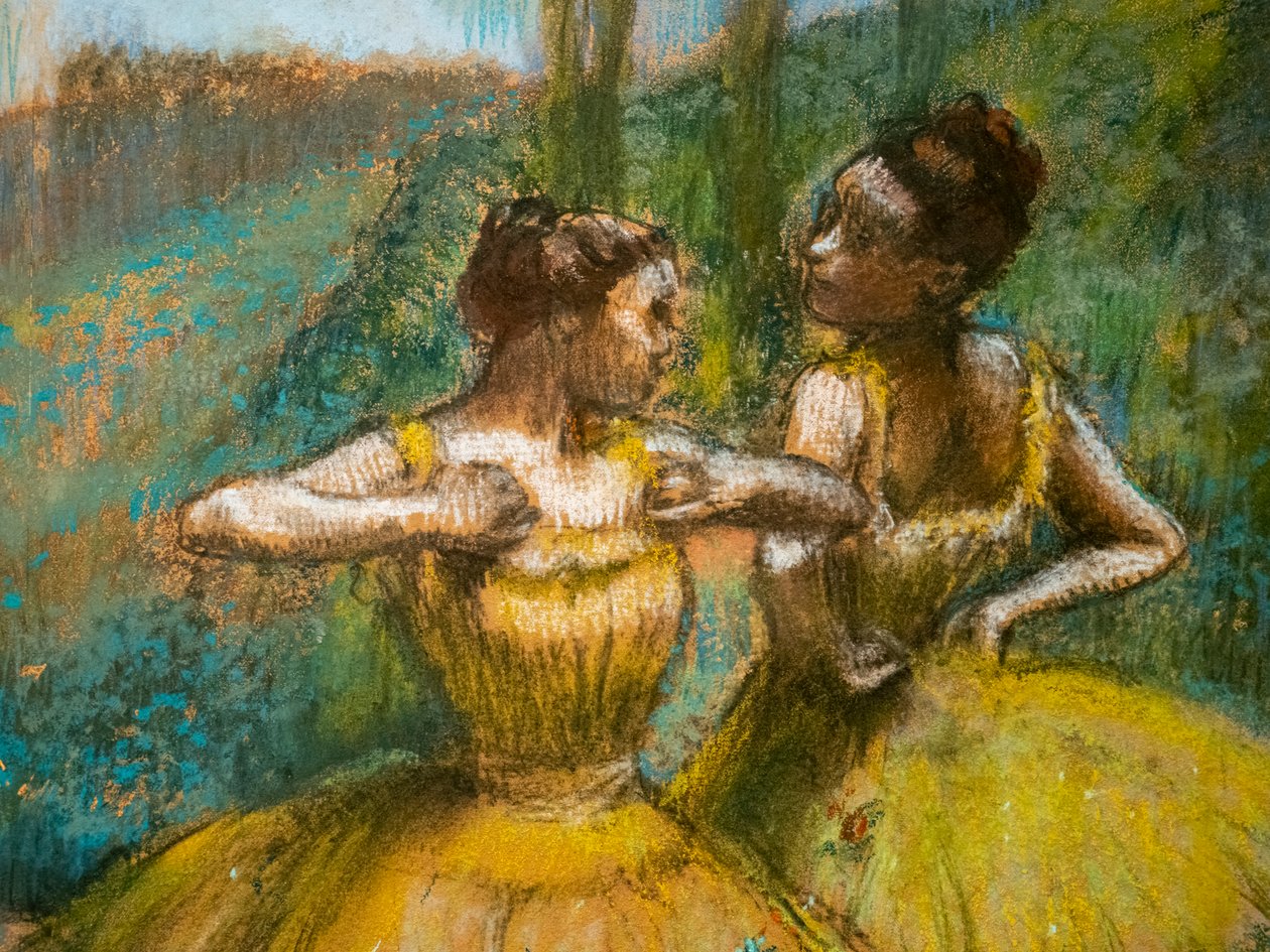 To dansere i gult (detalje). Omkring 1896. Pastel og kul på to strimler papir. af Edgar Degas