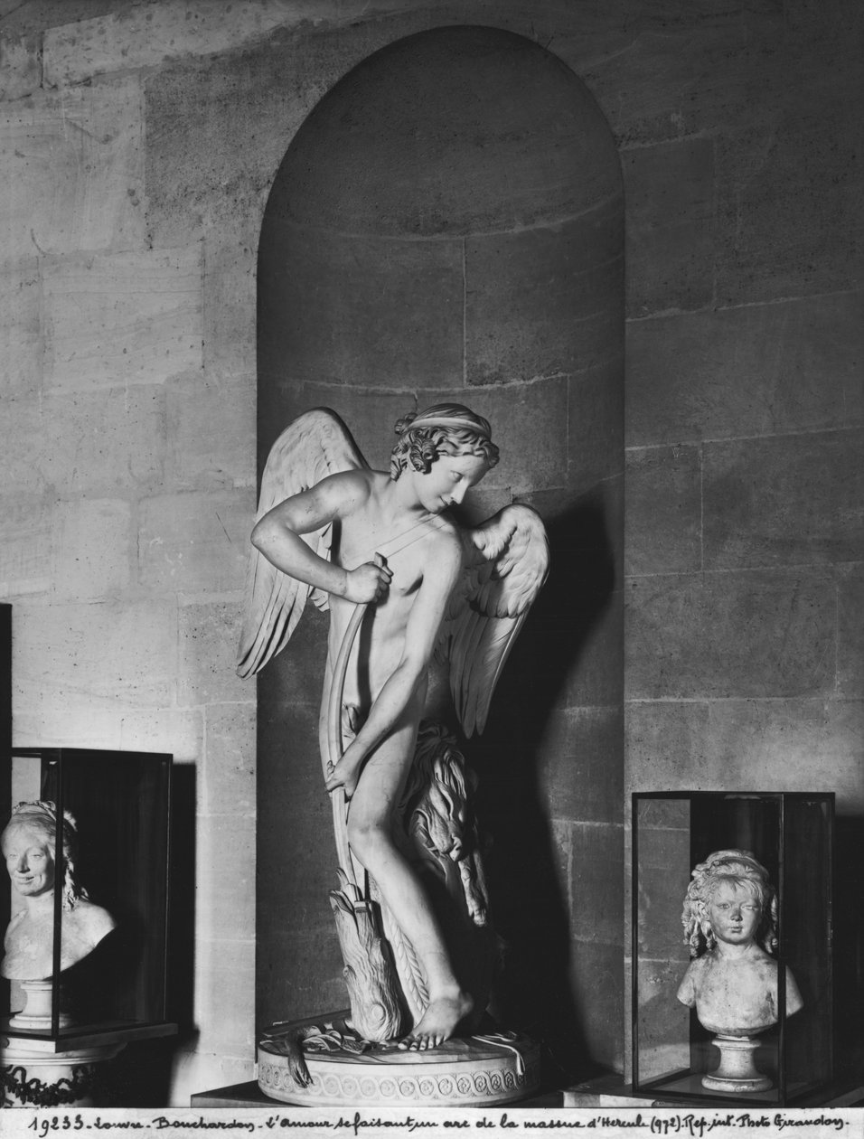 Amor udskåret sin bue fra Hercules-klubben, 1747-50 (se også 346091) (marmor) af Edmé Bouchardon