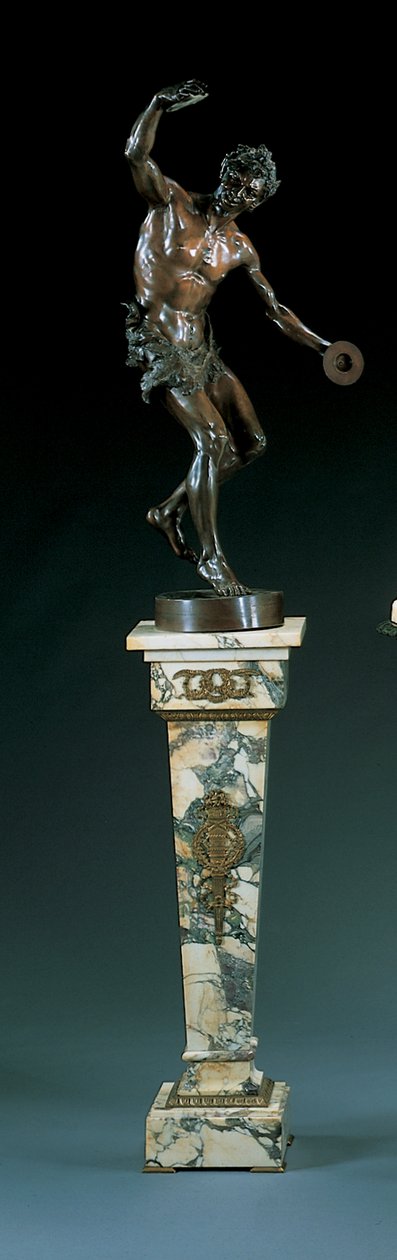 Støbt efter en model af Goldscheider, modelleret som en dansende satyr, der spiller på bækkener af Edmund Klotz