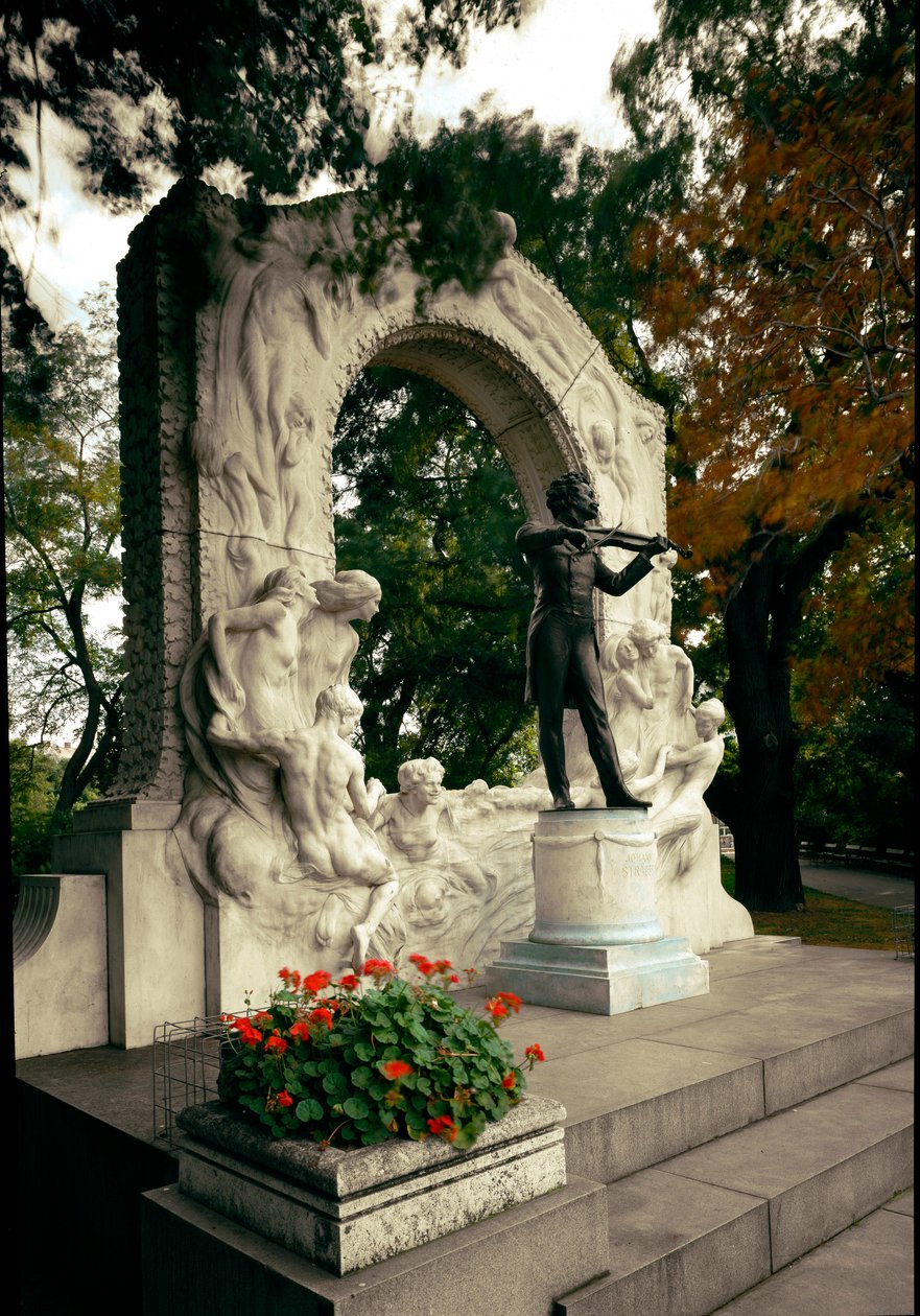 Monument til hyldest til den østrigske komponist og dirigent Johann Strauss II (eller Johann Strauss søn eller den unge eller Johann Sebastian Strauss) (1825-1899). Skulptur af Edmund von Hellmer (1850-1935). 1921. Wien, Stadtpark, Østrig af Edmund Ritter von Hellmer