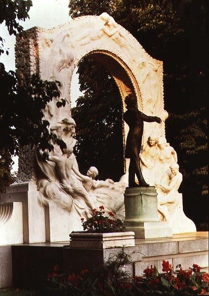 Monument til den østrigske komponist Johann Strauss den Yngre af Edmund Ritter von Hellmer
