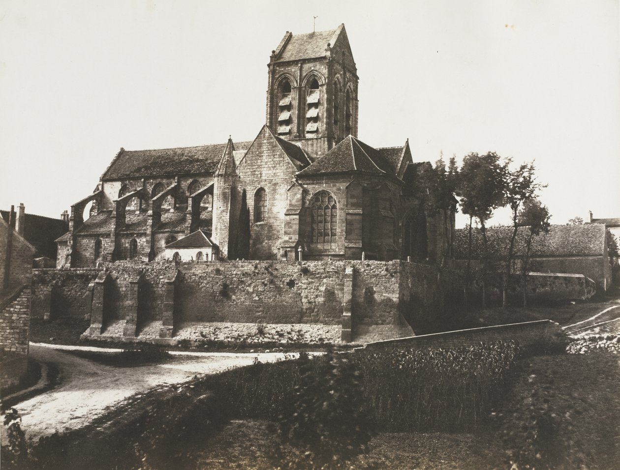 Kirke i Auvers af Édouard Baldus