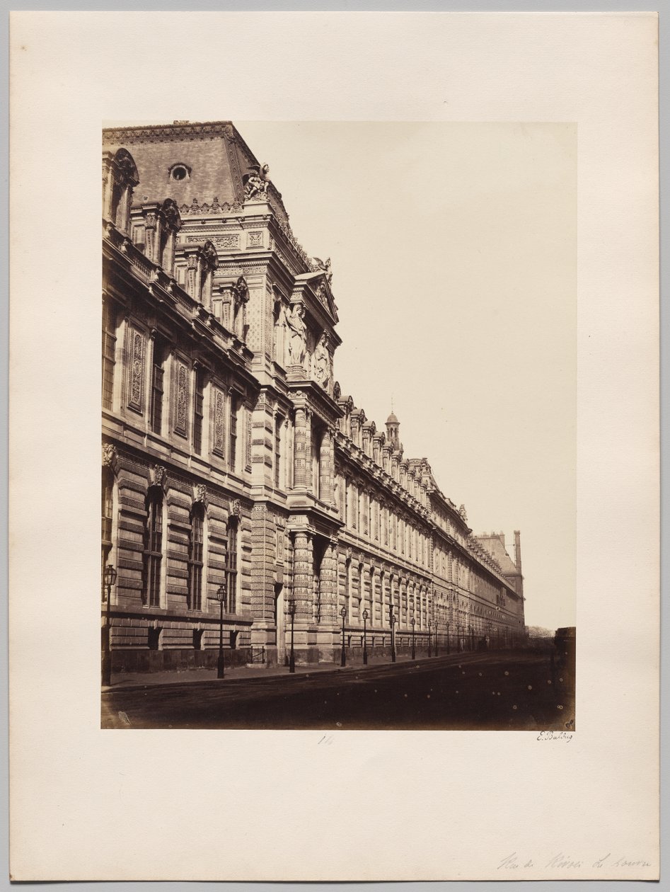 Louvre, facade mod Rue de Rivoli, Paris af Édouard Baldus