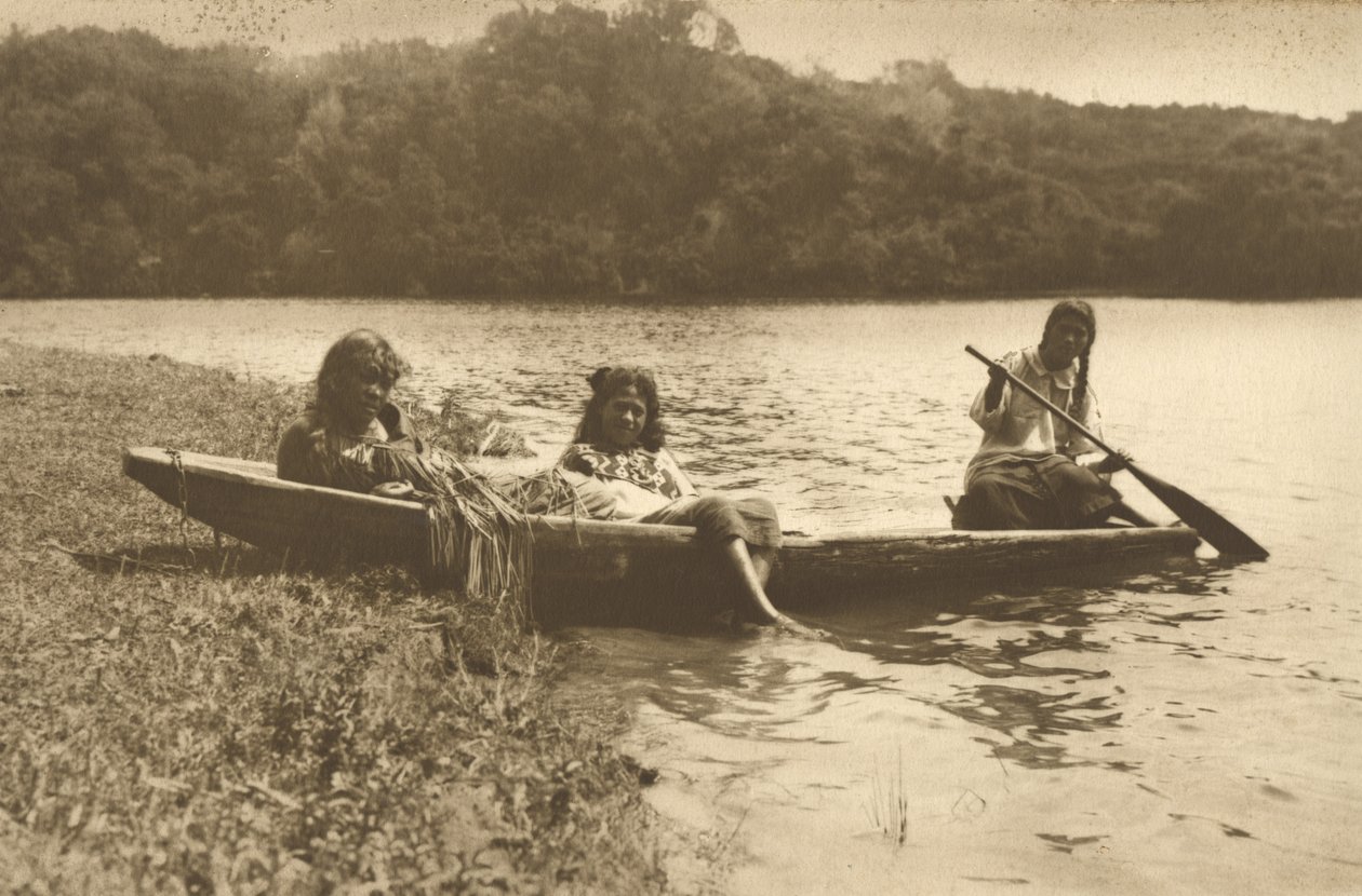 Waka, Rotoiti-søen, ca. 1915 (sølvgelatineprint) af Edward Payton