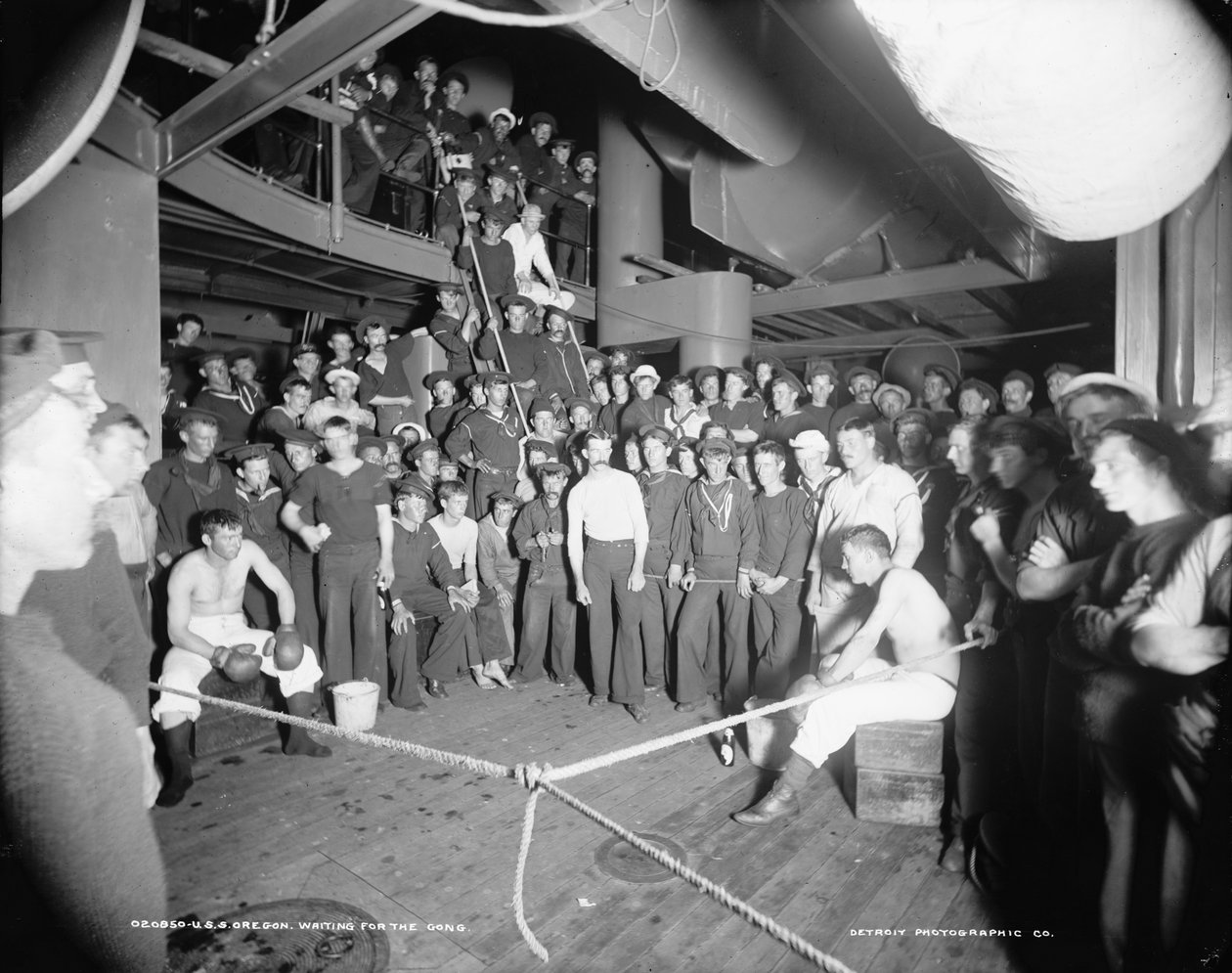 U.S.S. Oregon, venter på gongen, 1896-1901 af Edward H. Hart