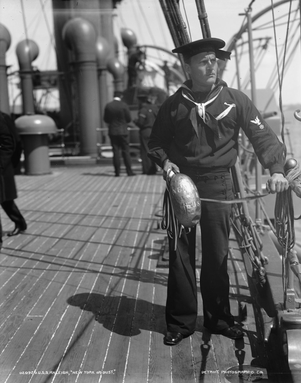 U.S.S. Raleigh, New York eller buste, 1894-1901 af Edward H. Hart
