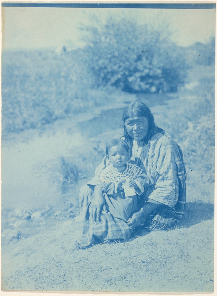 Mor og barn - Arapaho af Edward S. Curtis